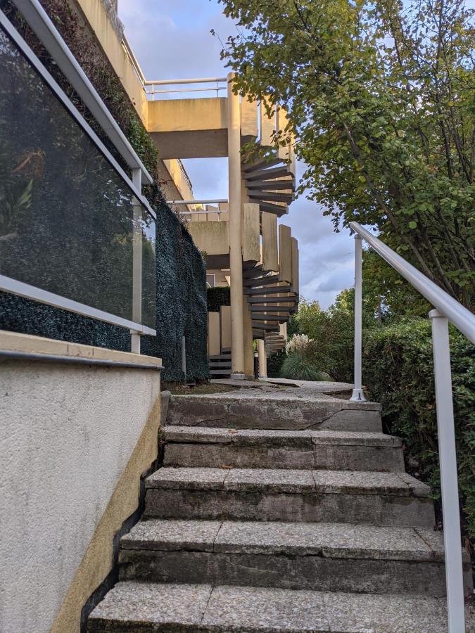 L Escale Entre Disney Et Paris Villiers-sur-Marne Esterno foto